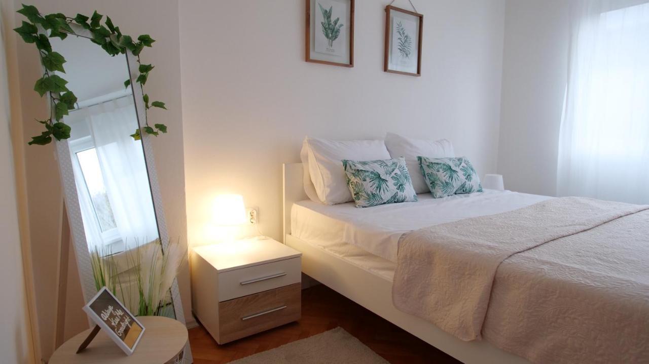 Arena Apartment With 3 Bedrooms In The City Center Pula Bagian luar foto