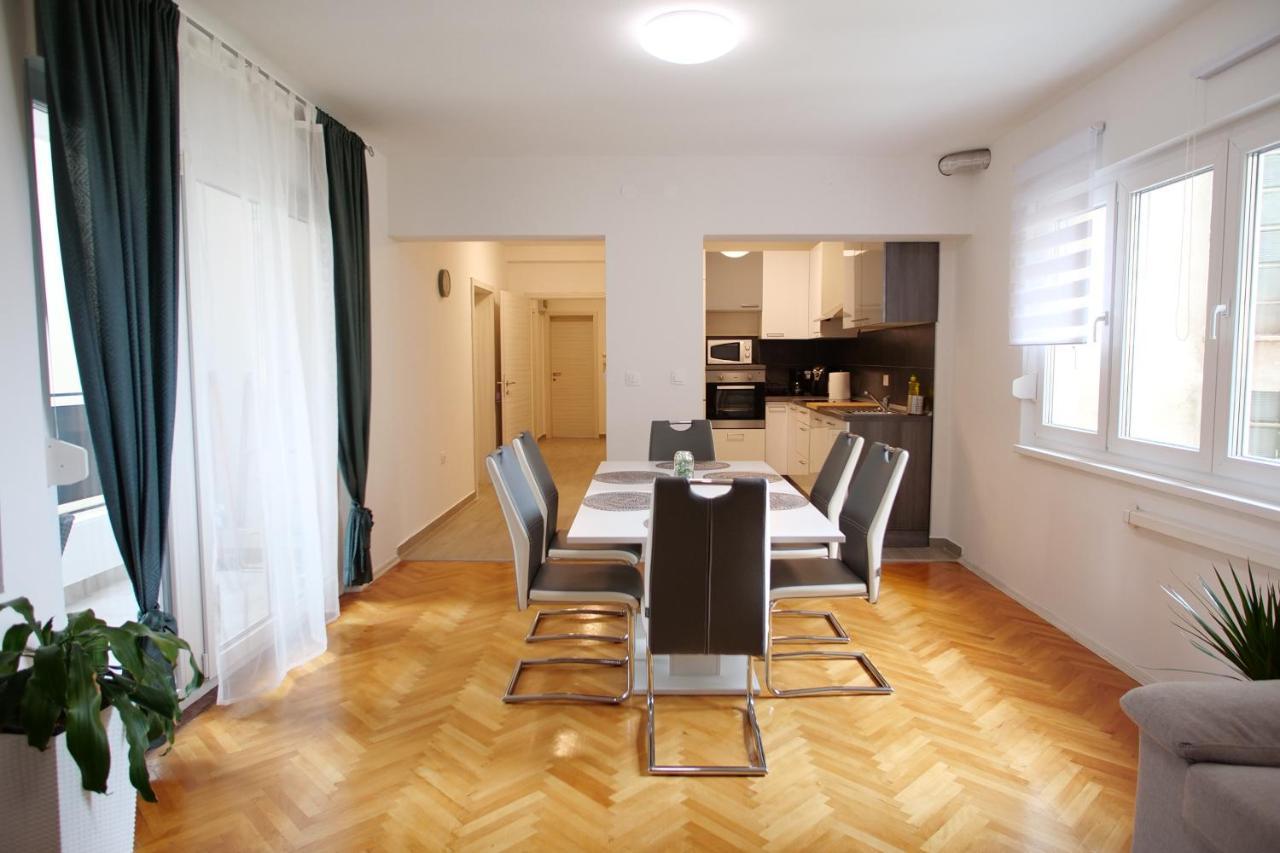 Arena Apartment With 3 Bedrooms In The City Center Pula Bagian luar foto
