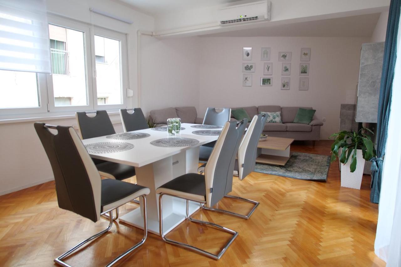 Arena Apartment With 3 Bedrooms In The City Center Pula Bagian luar foto