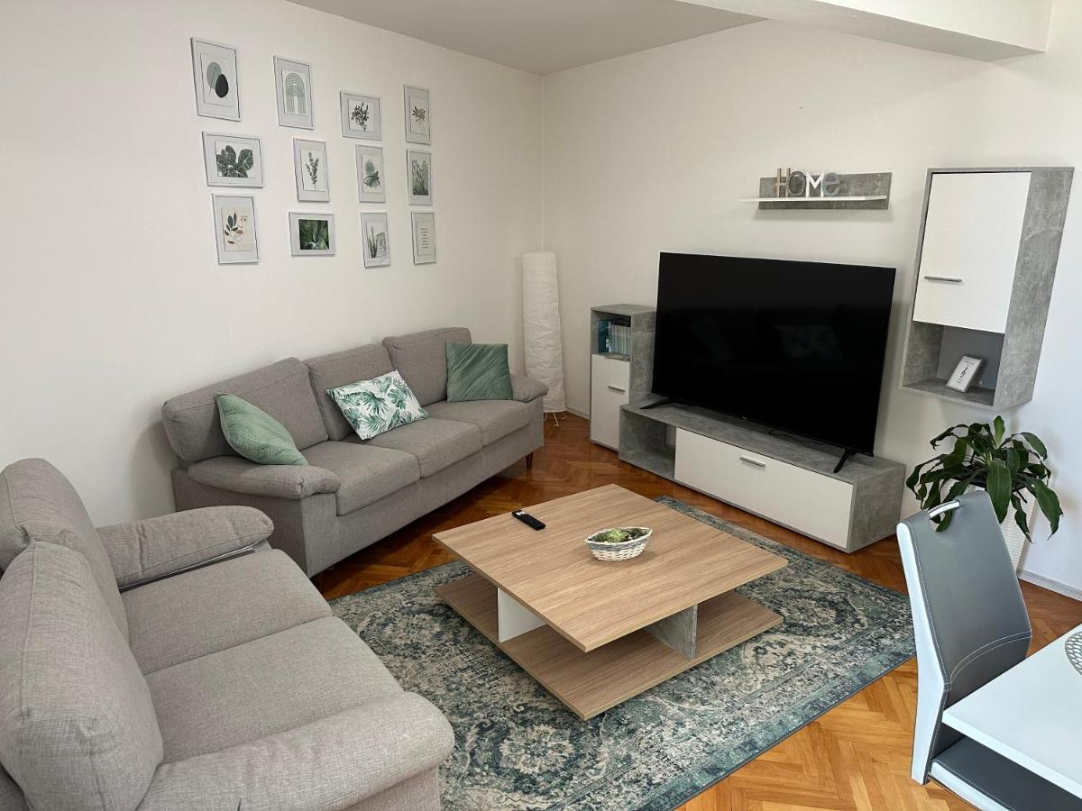 Arena Apartment With 3 Bedrooms In The City Center Pula Bagian luar foto